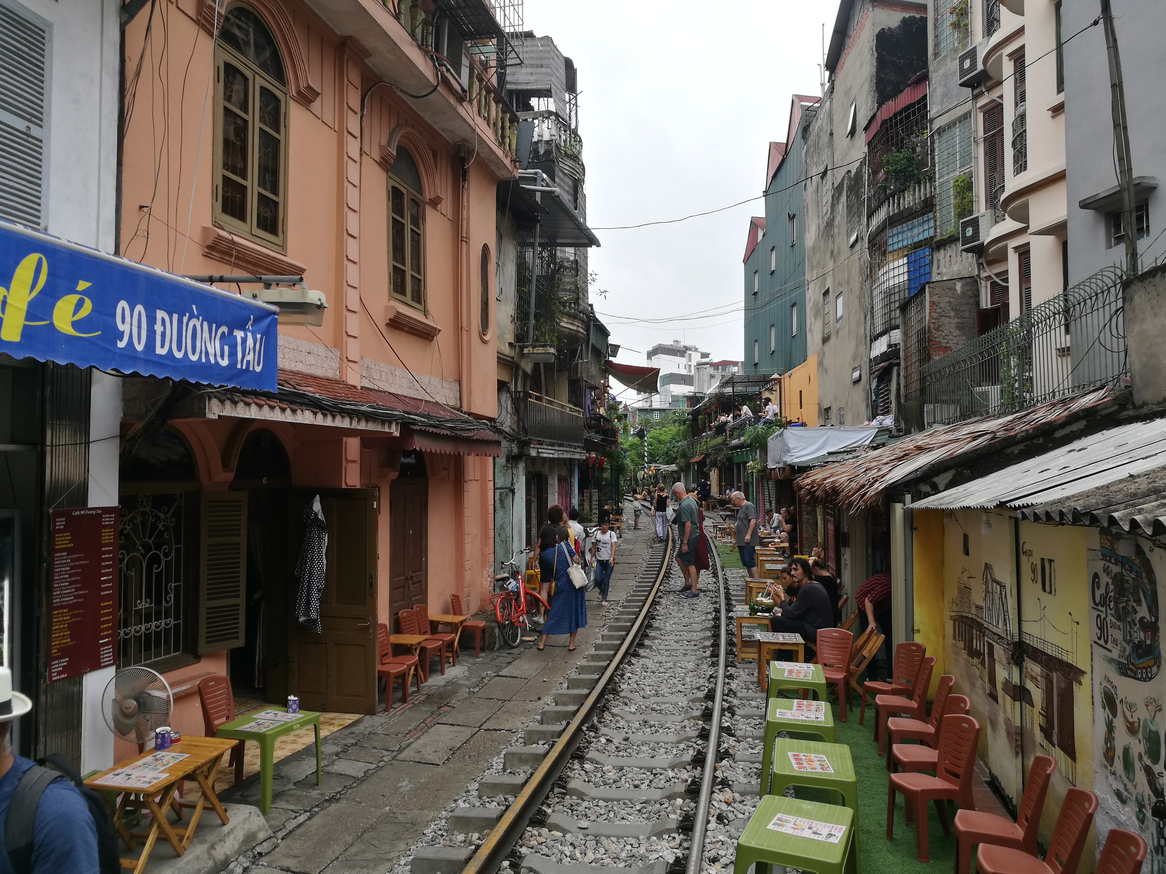 Hanoi-train-street-hanoi