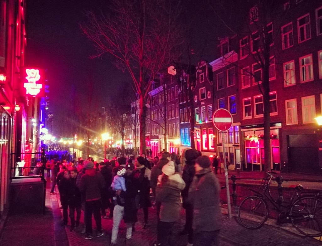 Cómo visitar el barrio rojo de Ámsterdam