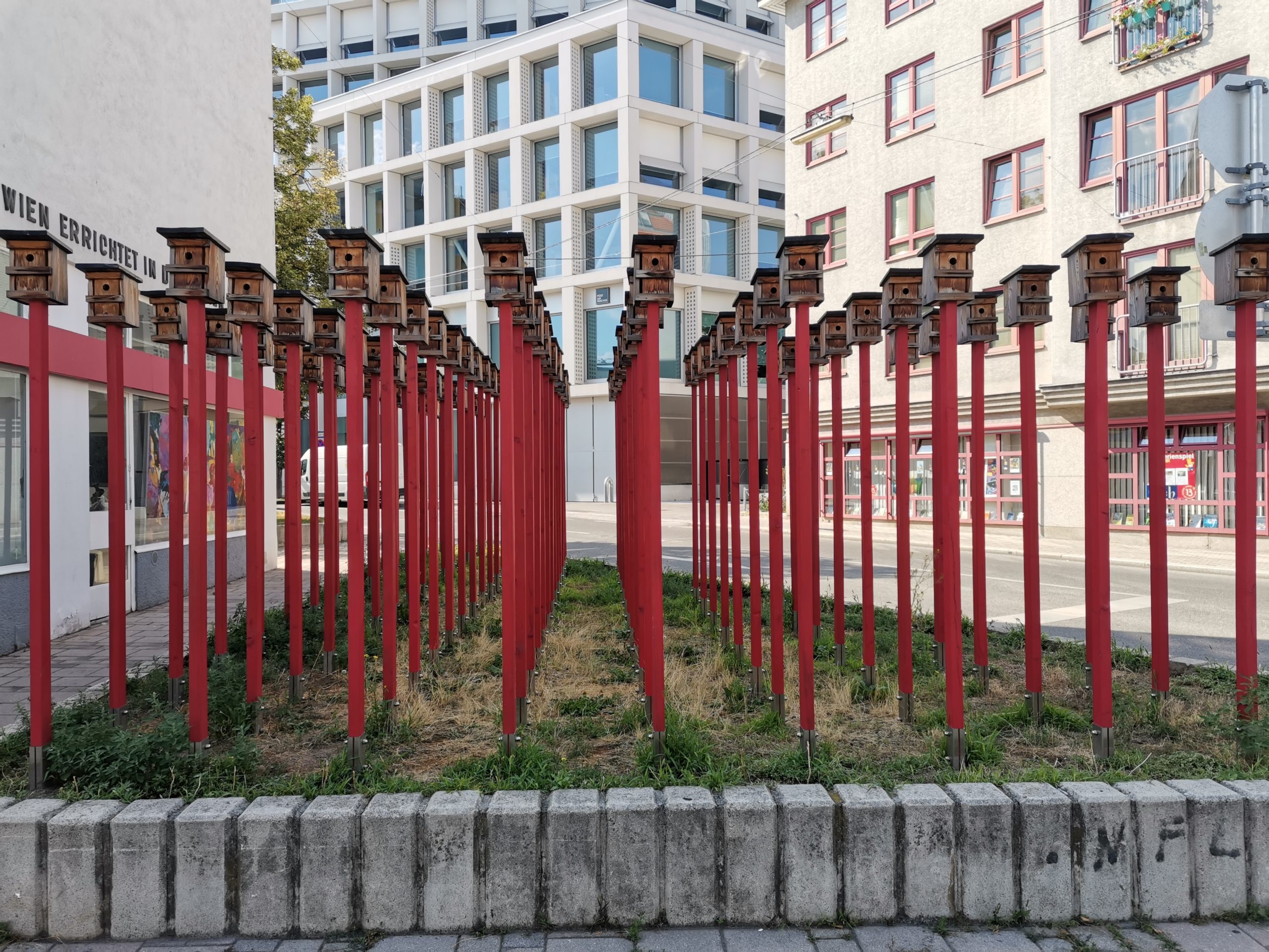 Hundertwasserhaus-caseta-pájaros-Viena