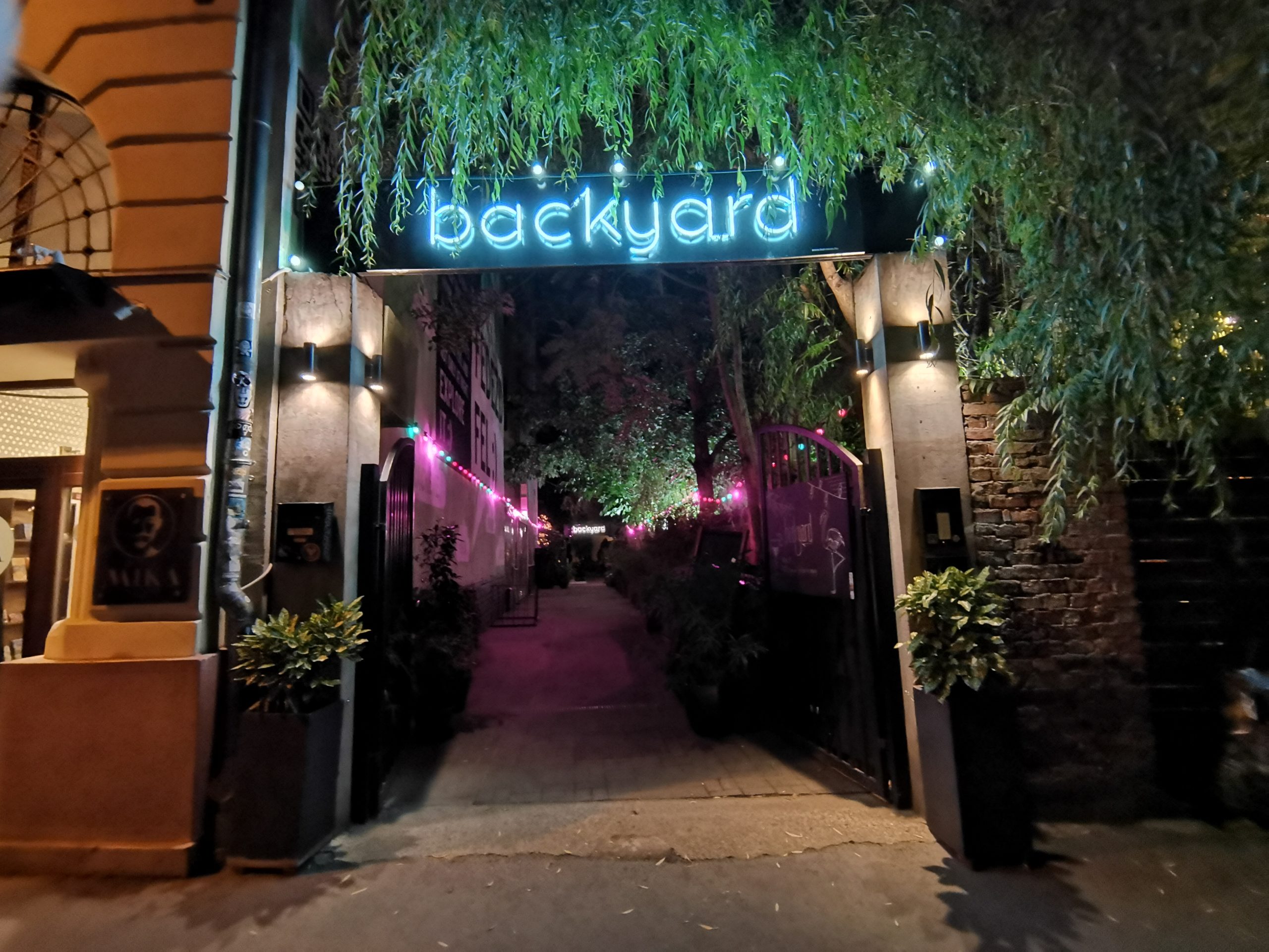ruins-bar-Backyard-Budapest