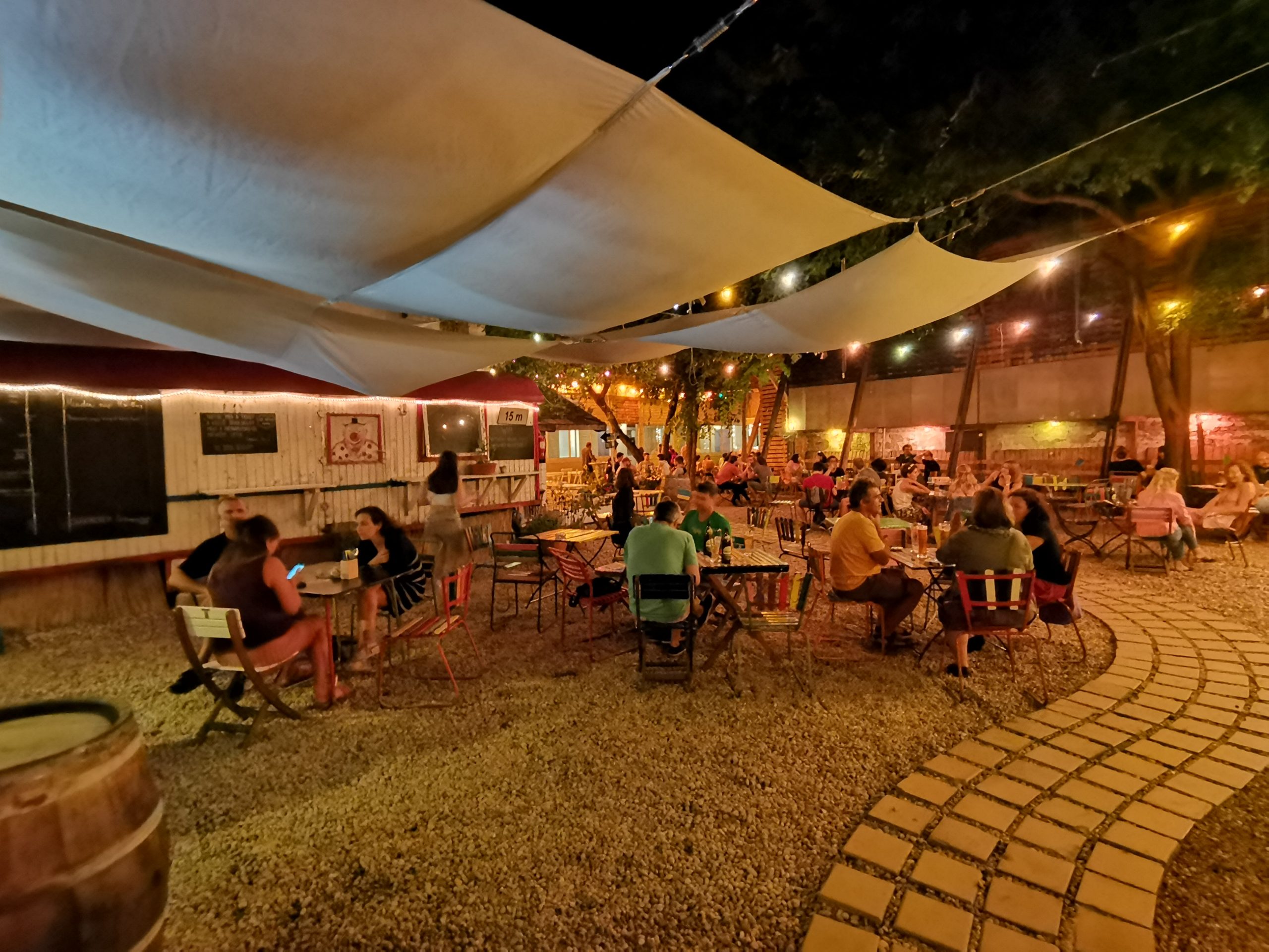 ruins-bar-Kőleves-Kert