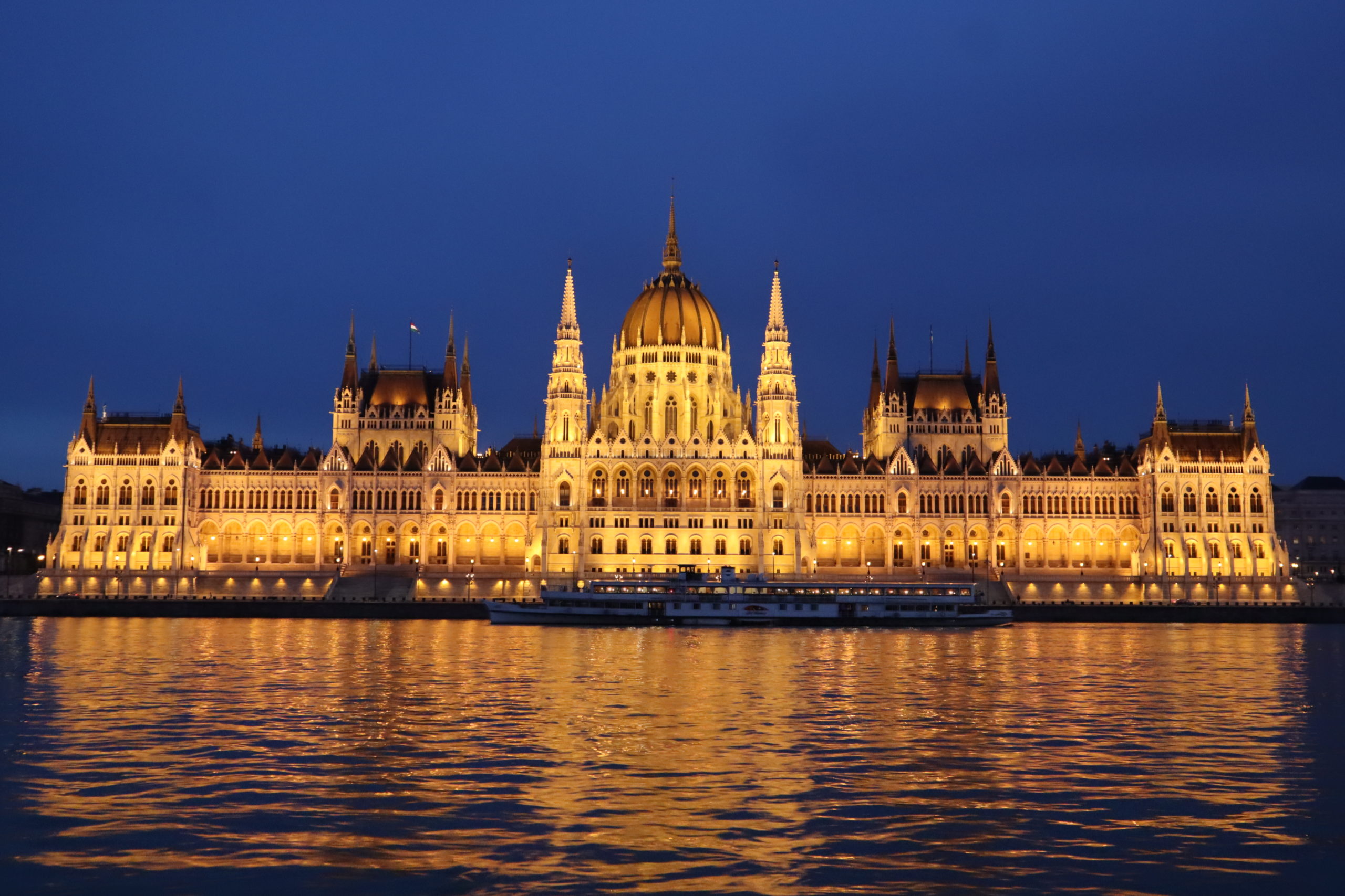 parlamento-de-Budapest
