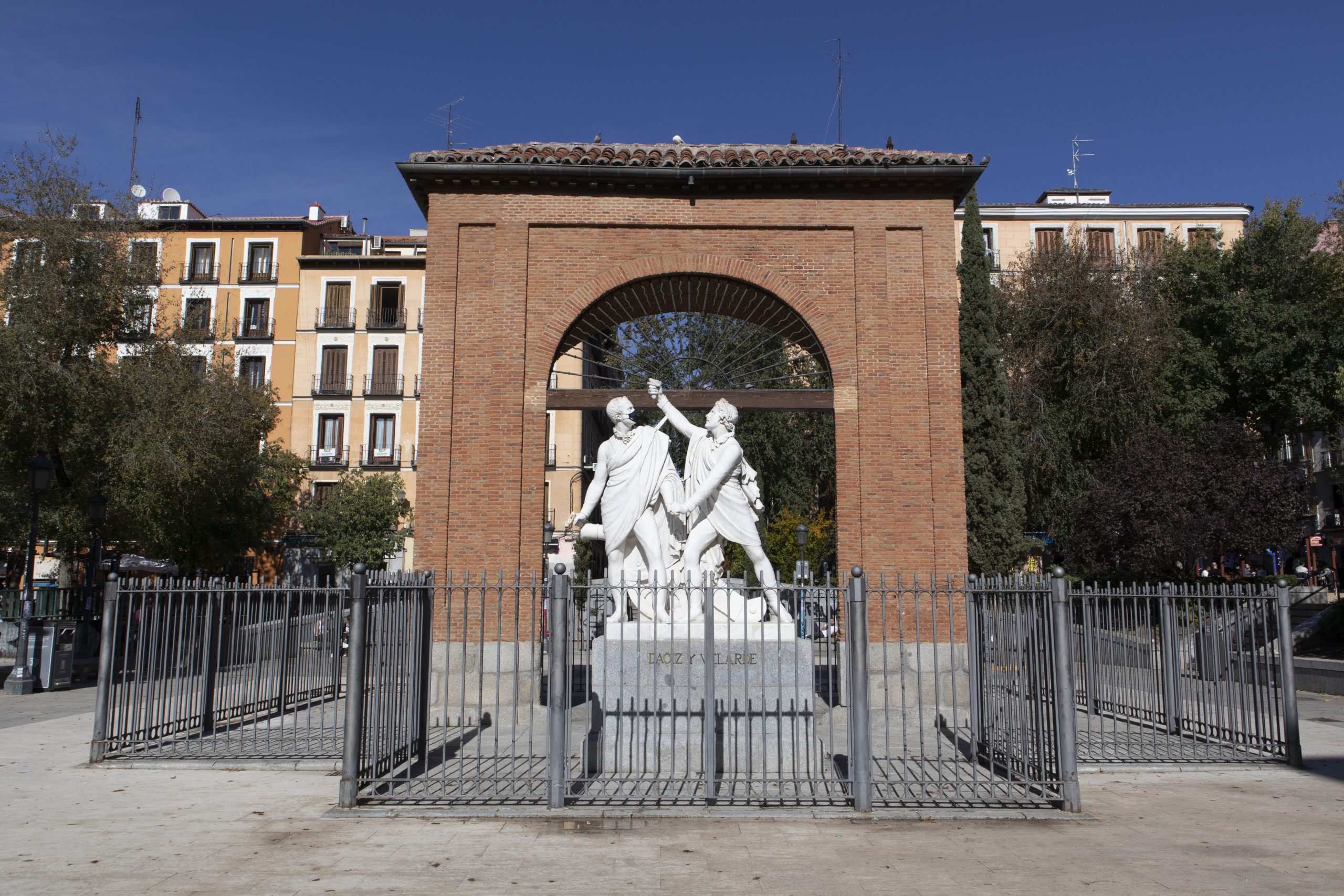 plaza-dos-mayo-madrid