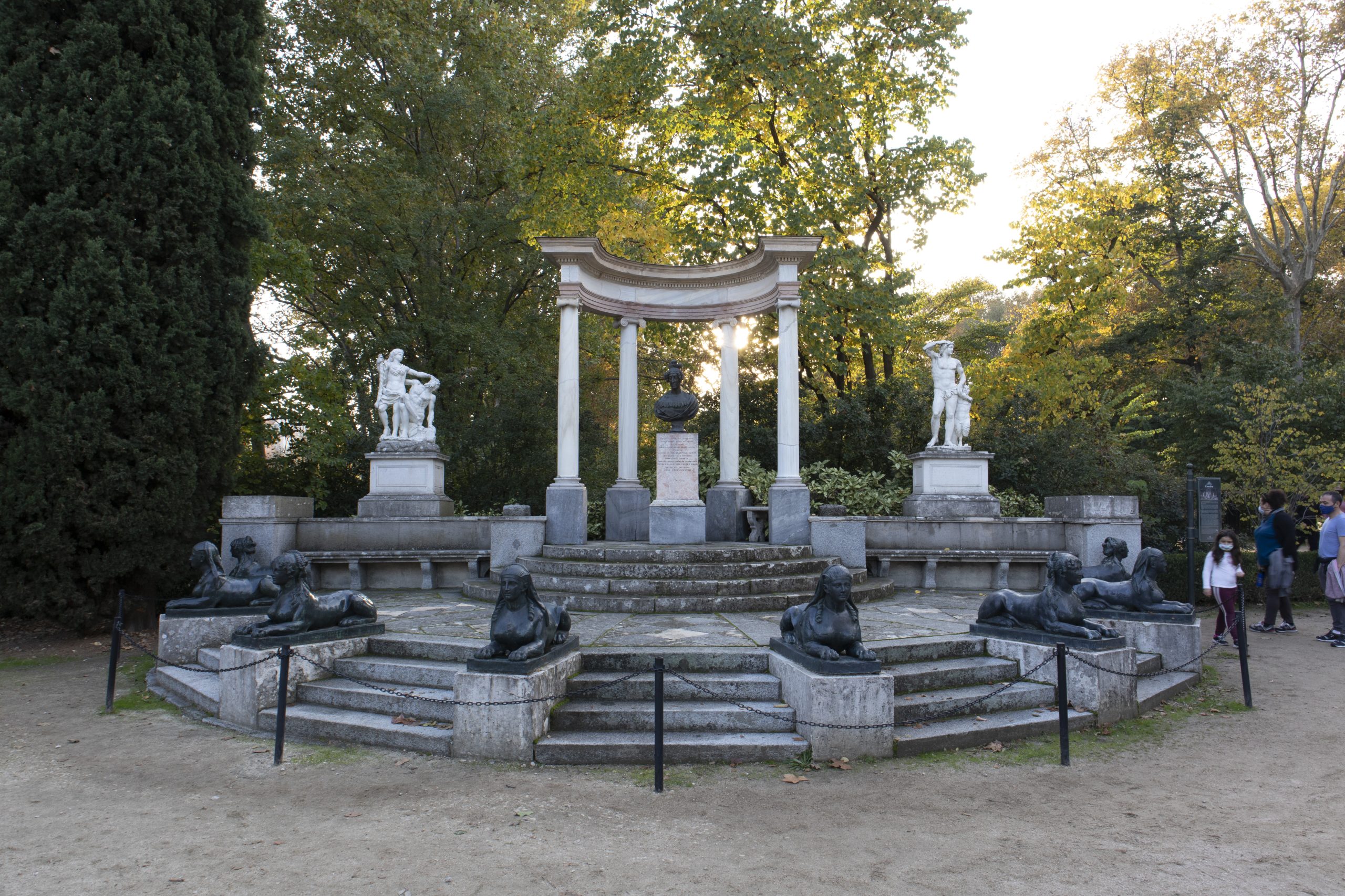 plaza-Emperadores-parque-capricho
