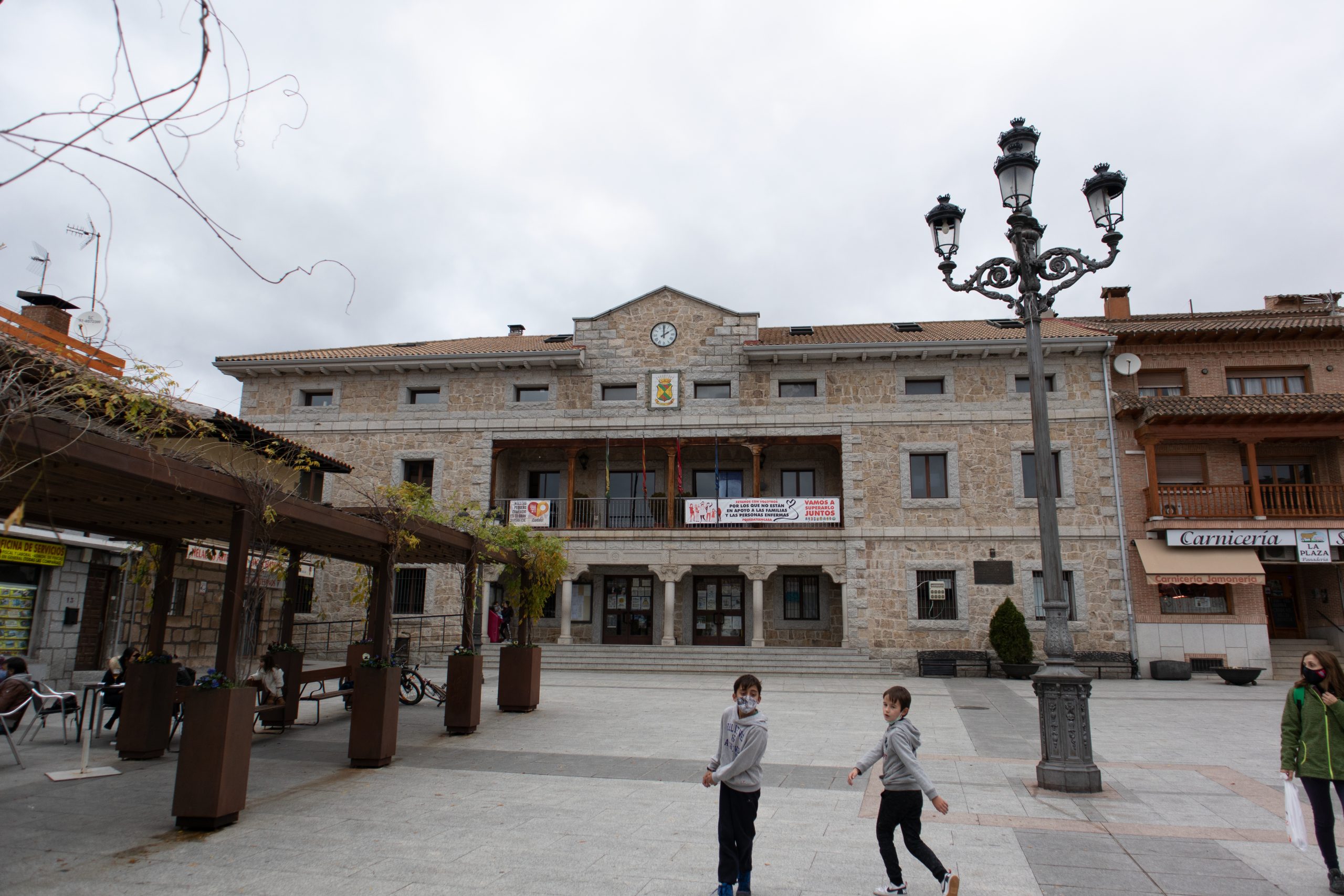 plaza-pueblo-Manzanares-Real