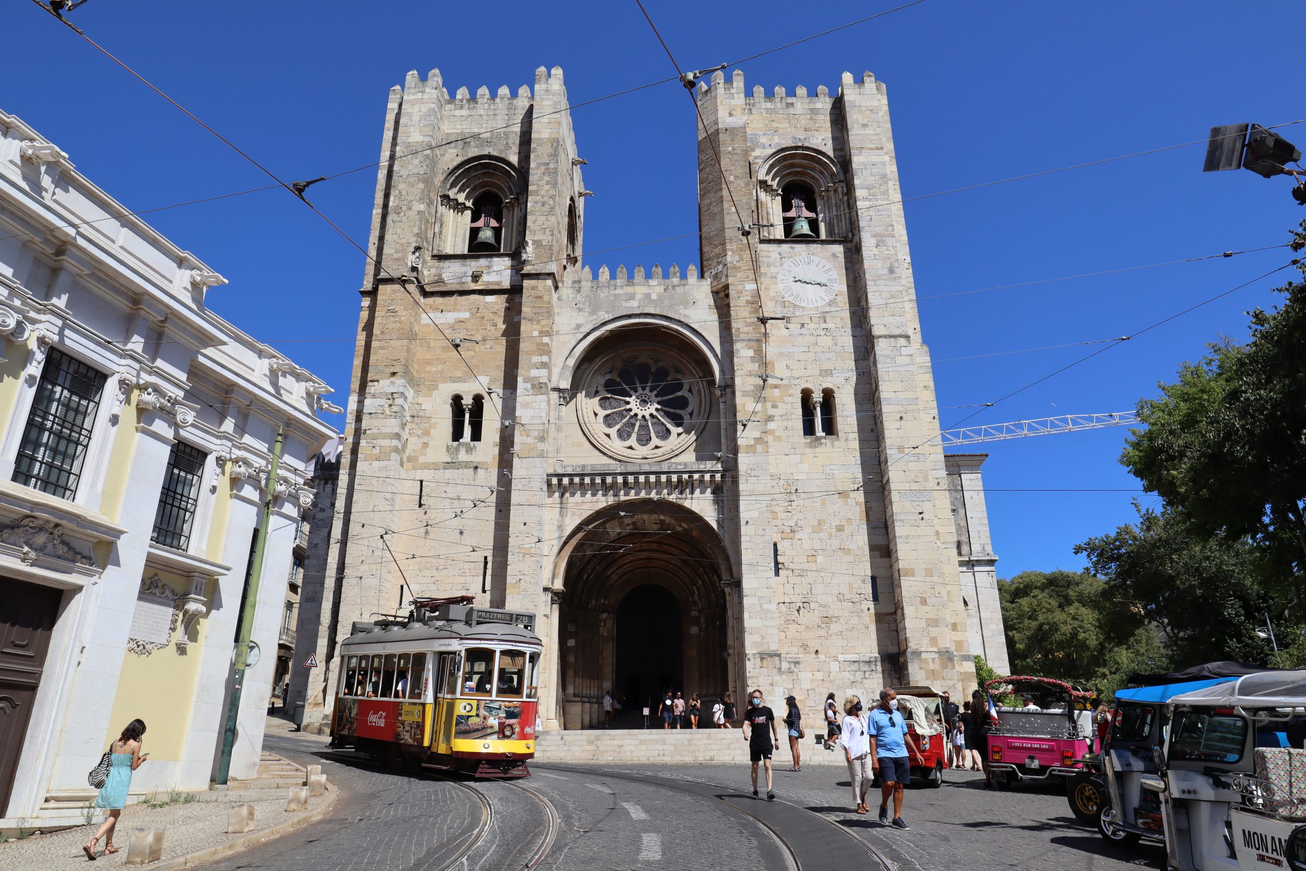 tours-en-alfama