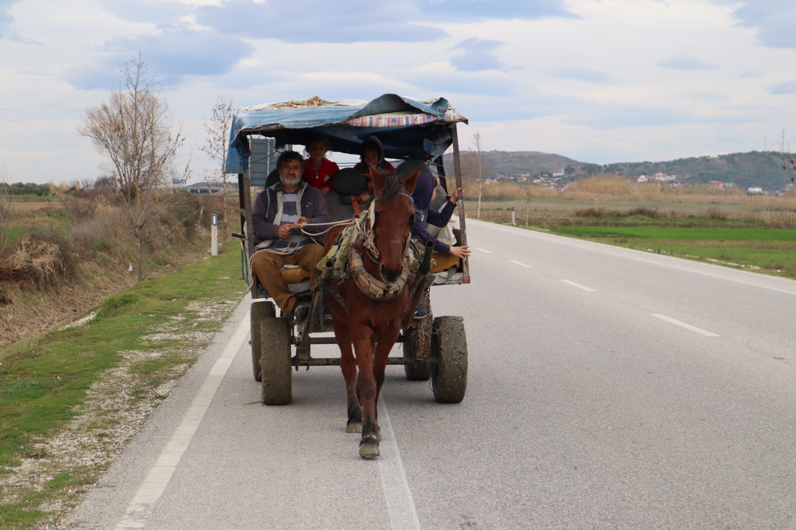 ruta-en-carretera-albania