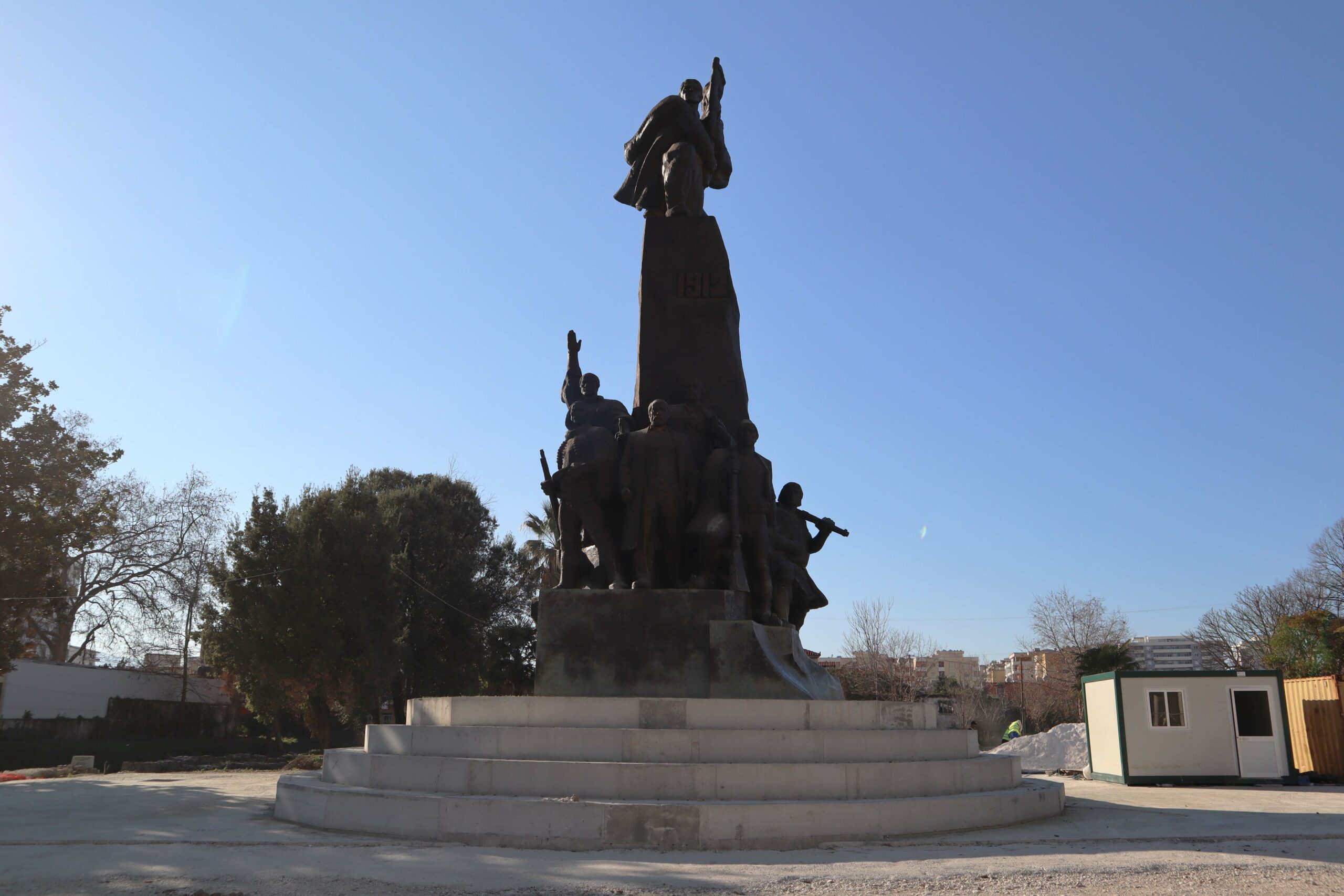 monumento-independencia-vlore