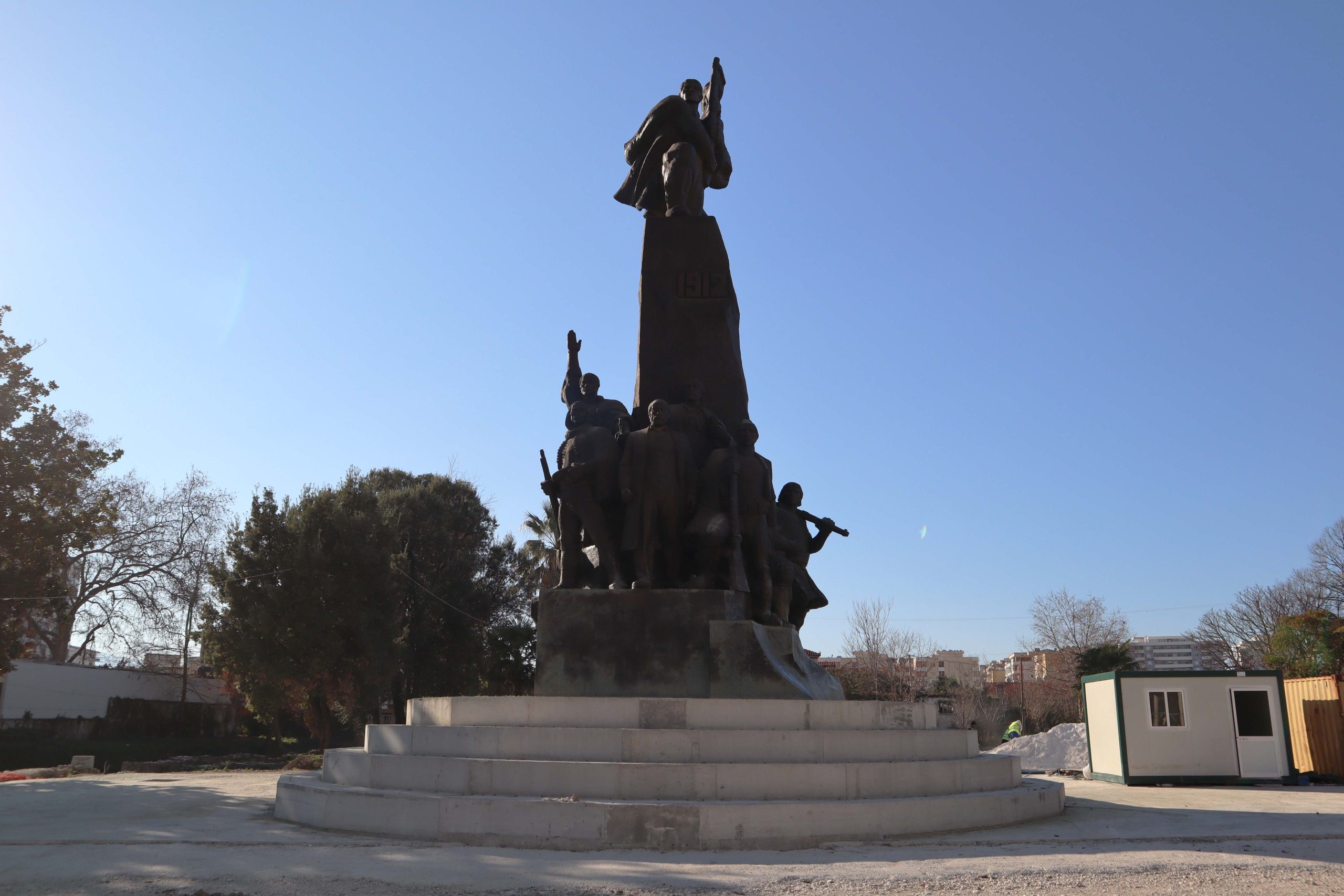 monumento-independencia-vlora