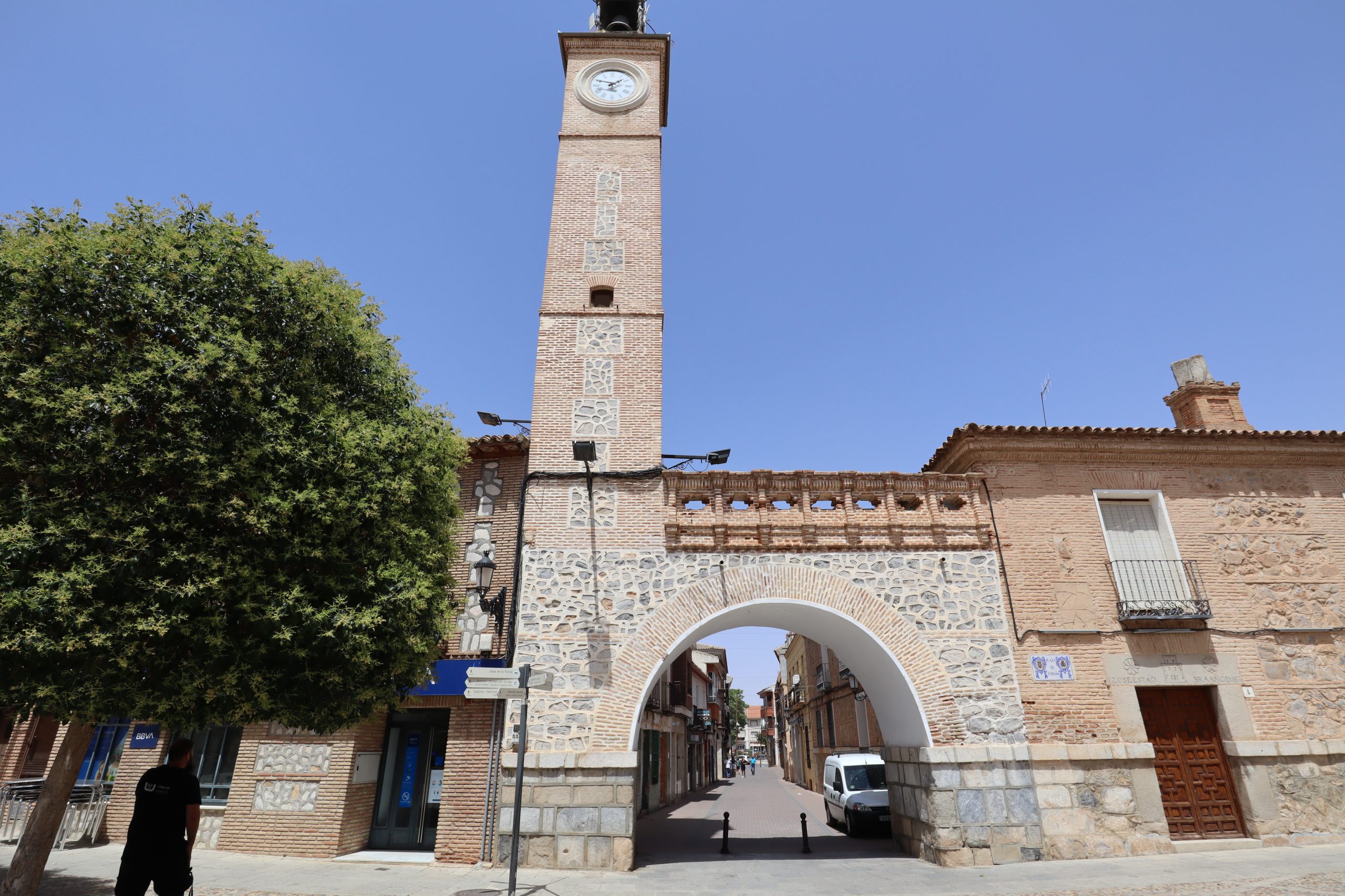 torre-del-reloj-consuegra