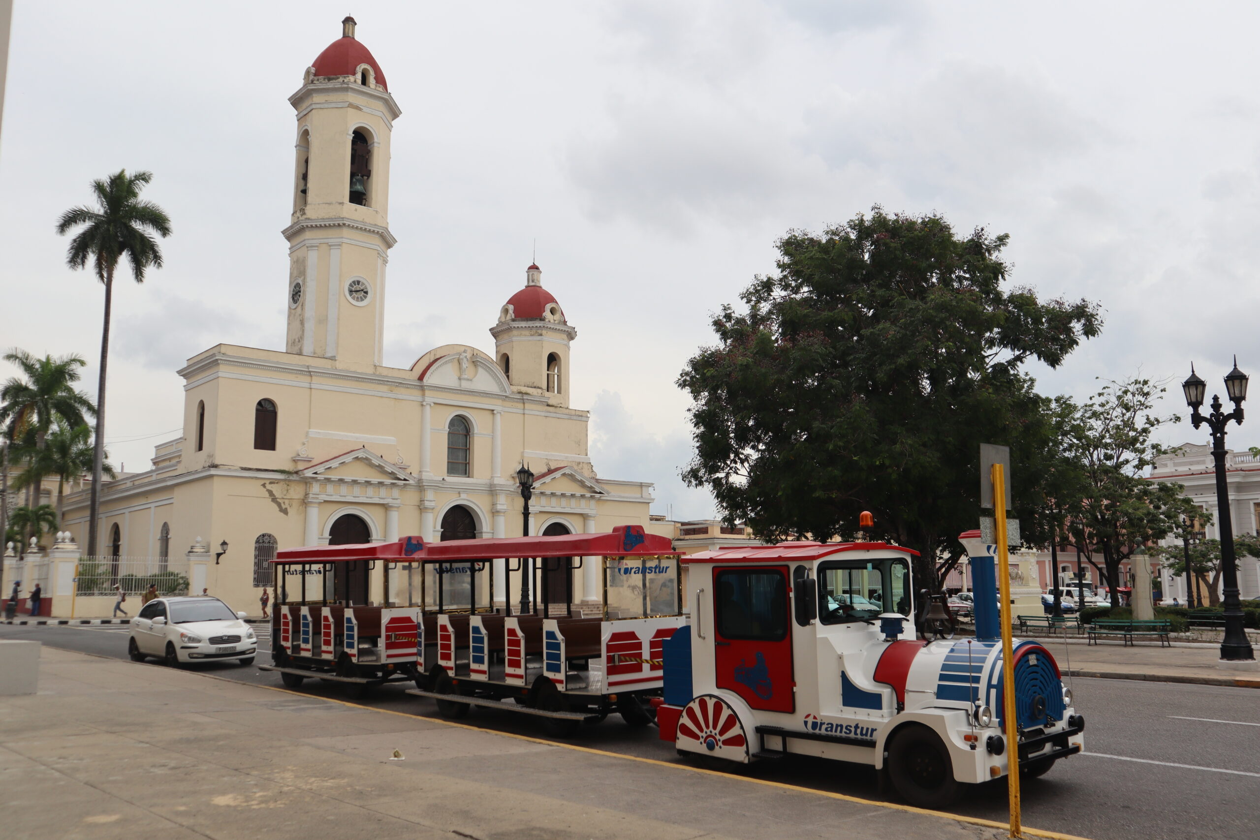 catedral-cienfuegos-Cuba