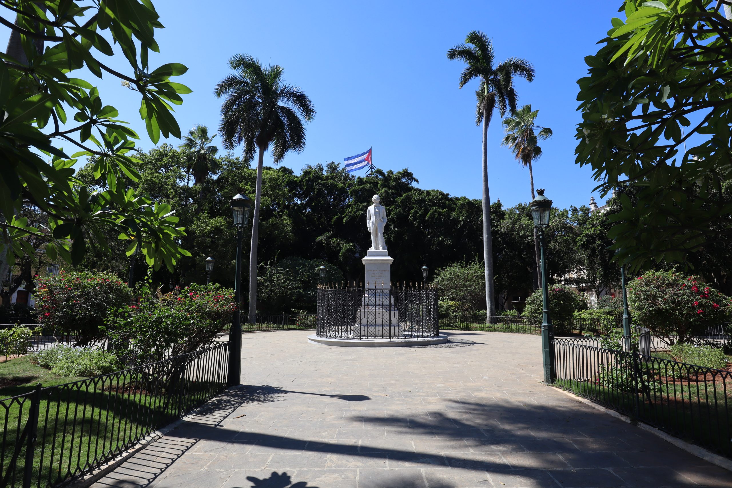 plaza-armas-la-habana