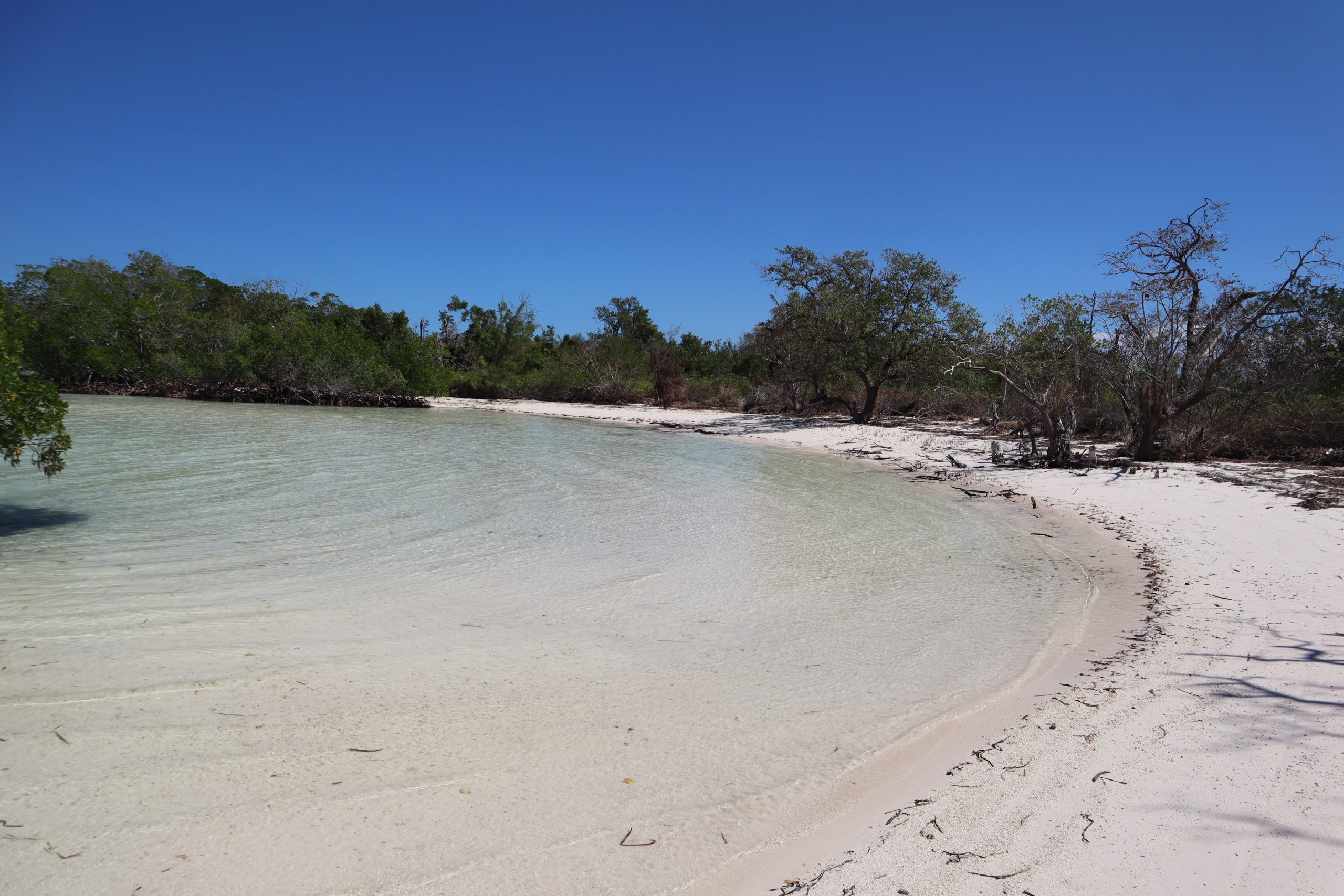 cala-enamorados-cayo-jutias