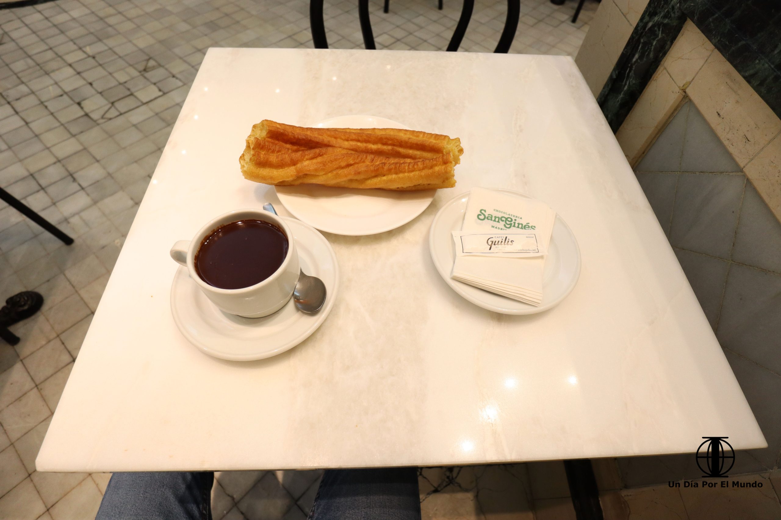 Churros con chocolate en San Ginés