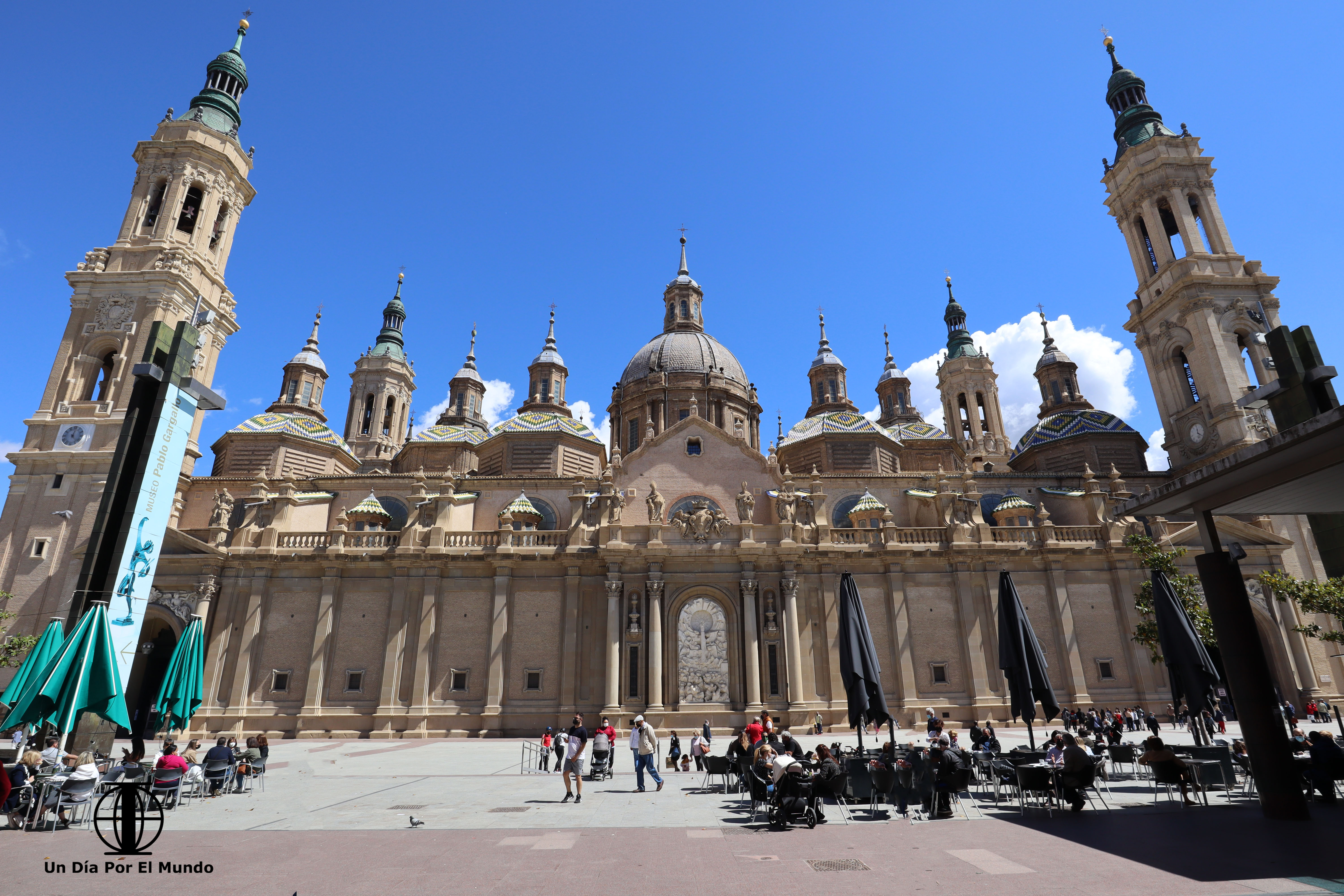 donde-alojarse-en-zaragoza Basílica del Pilar en Zaragoza