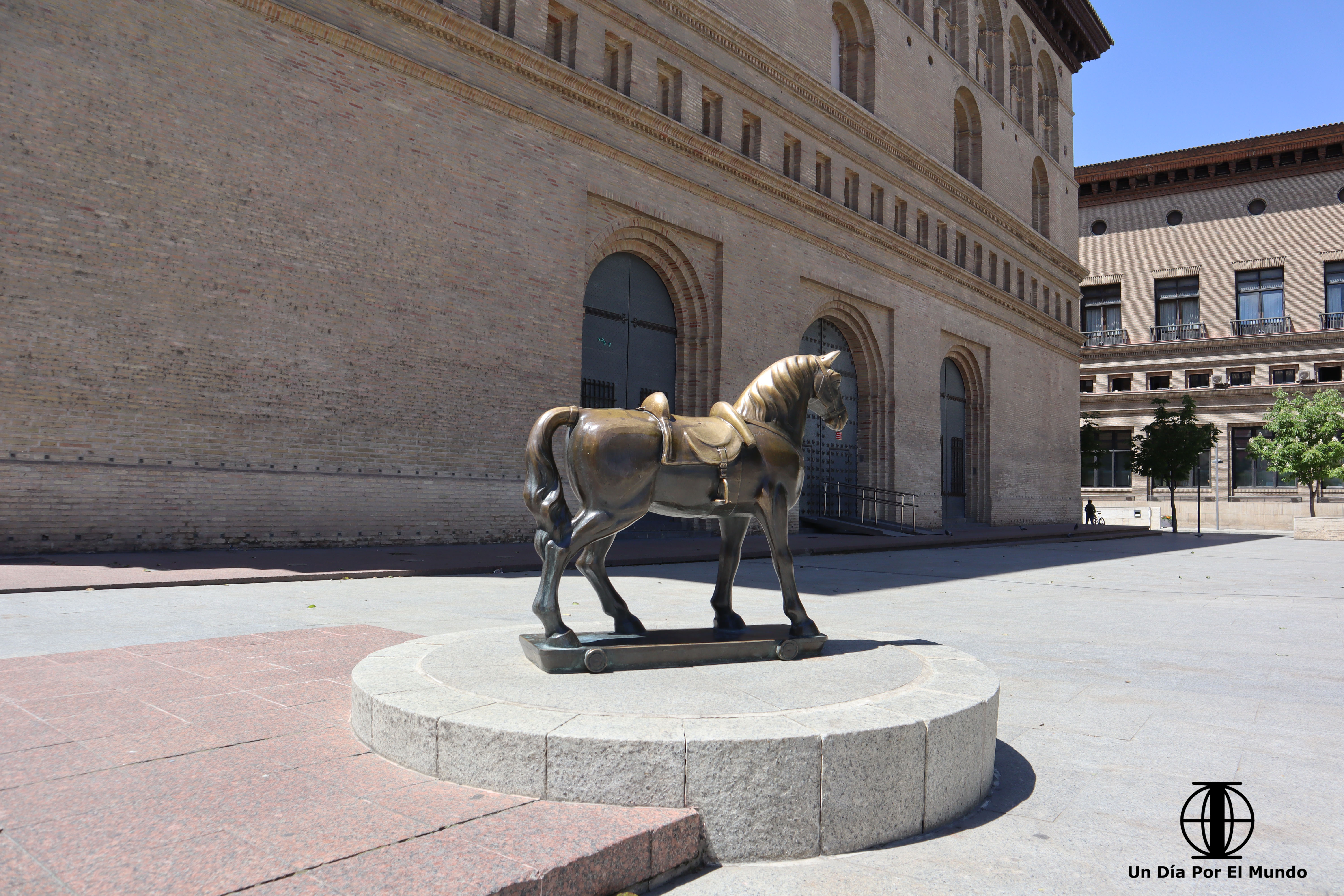 que-ver-en-zaragoza Caballito de la Lonja